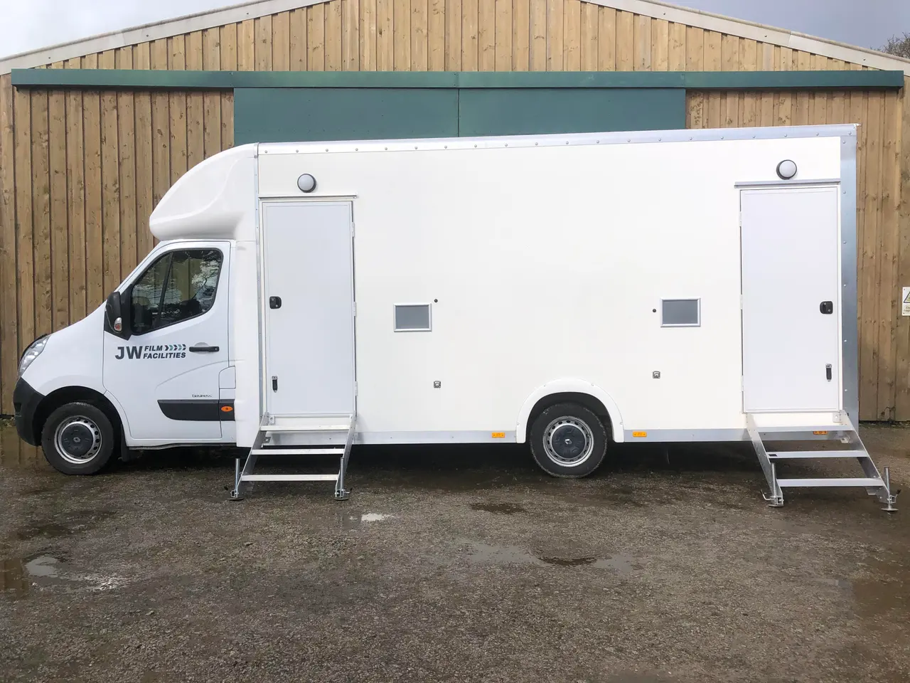 JW 6 Position Crowd Changing Vehicle exterior