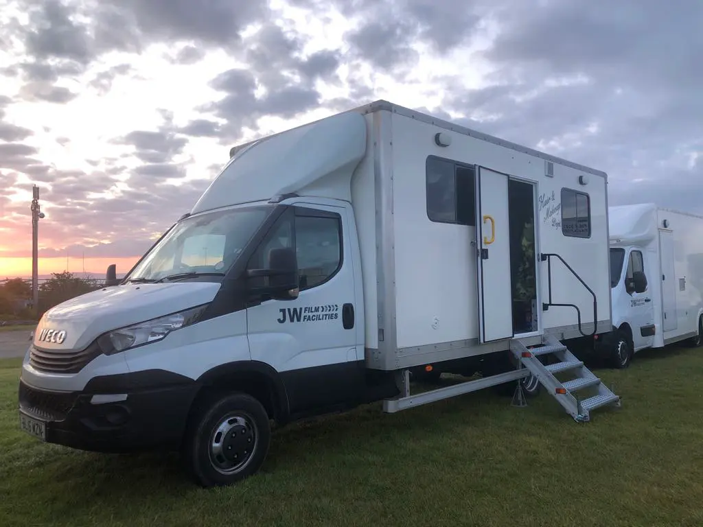 JW three-position makeup truck